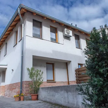 Apartment City Inn Pecs * Печ